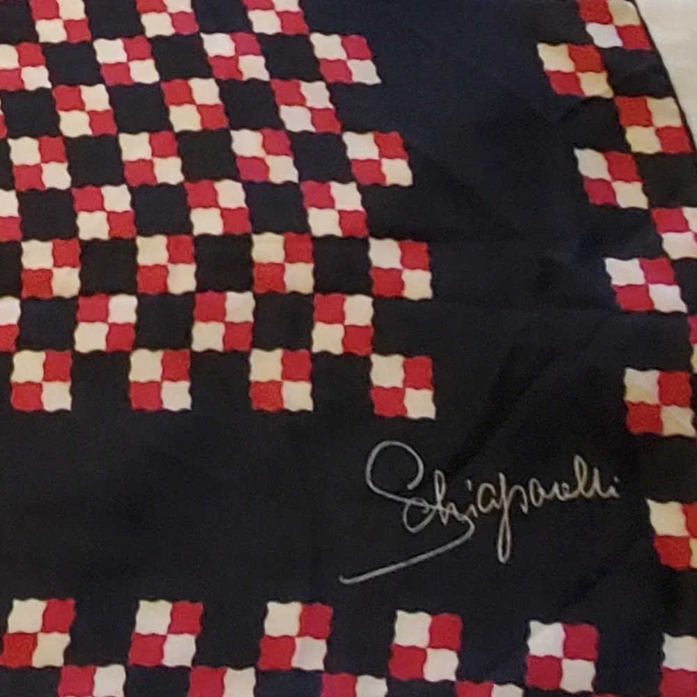 Vintage Schiaperelli 100% silk‎ scarf 26 inch square